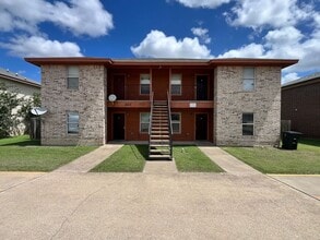 Building Photo - 1007 Circle M Dr