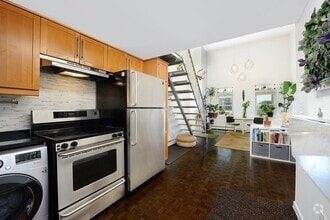 Building Photo - 212 9th St