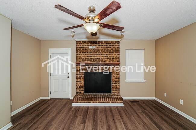 Foto del edificio - 507 Bennett Dr