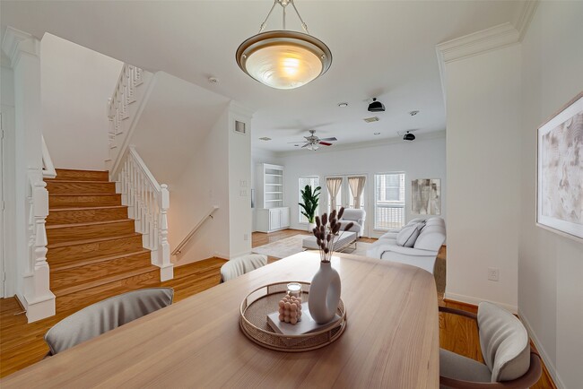 Building Photo - 1507 Roy St