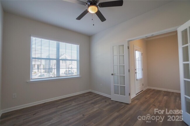 Foto del edificio - 1406 Caracara Ct