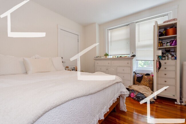 Foto del edificio - Brookline Village Location.  Heat, Hot Wat...