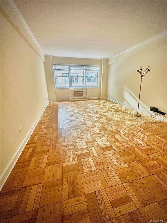 Foto del edificio - 321 E 45th St