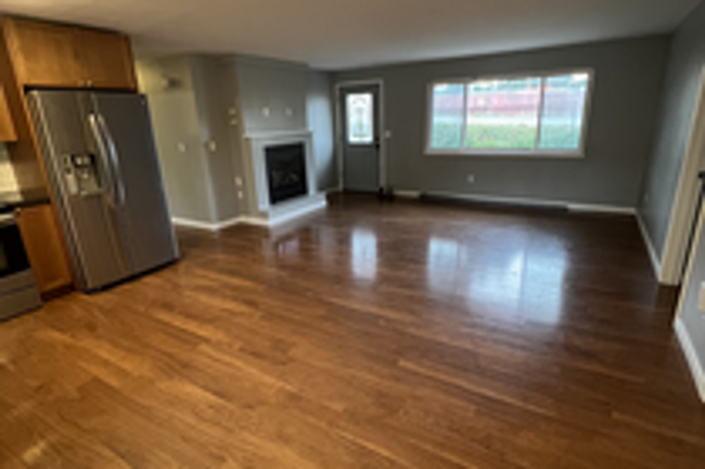 Building Photo - 5bd/2ba House in Tacoma