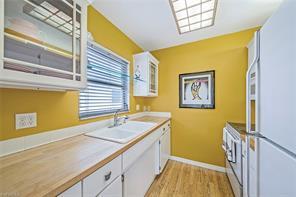 Foto del edificio - 337 6th St S