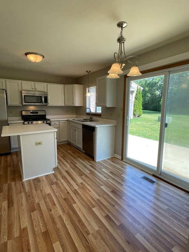 Foto del edificio - 4440 Larkspur Ln