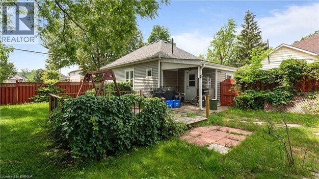 Building Photo - 263 Grand River Ave