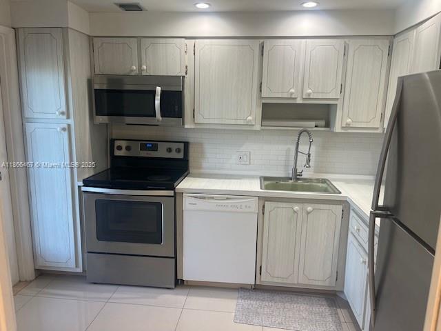 Foto del edificio - 3200 N Palm Aire Dr