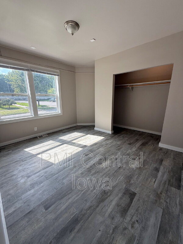 Foto del edificio - 1701 E Walnut St