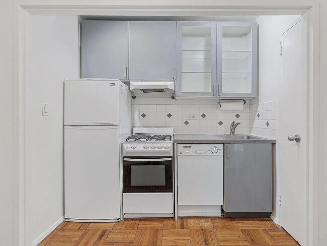 Foto del edificio - 570 Grand St