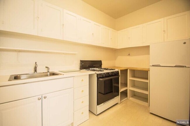 Building Photo - 20 Garber Square