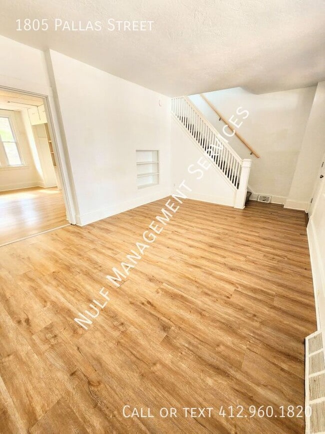 Building Photo - 1805 Pallas St