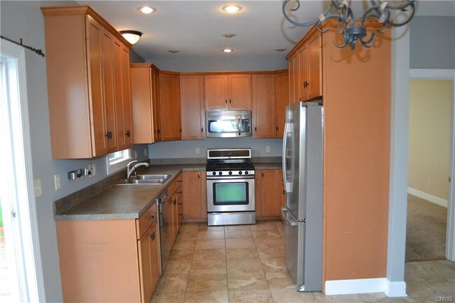 Foto del edificio - 8785 N Main St