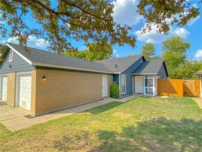 Building Photo - 11908 Sunhillow Bend