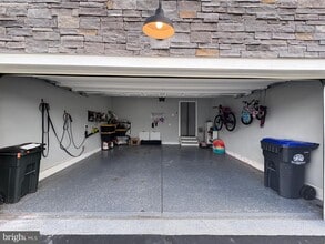 Building Photo - 11 Lochiel Ln