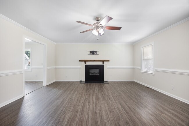 Building Photo - 111 Forest View Dr