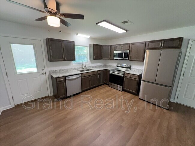 Foto del edificio - 6221 Fox Run St
