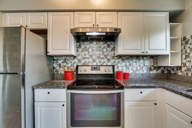 Foto del edificio - 3240 S 28th St