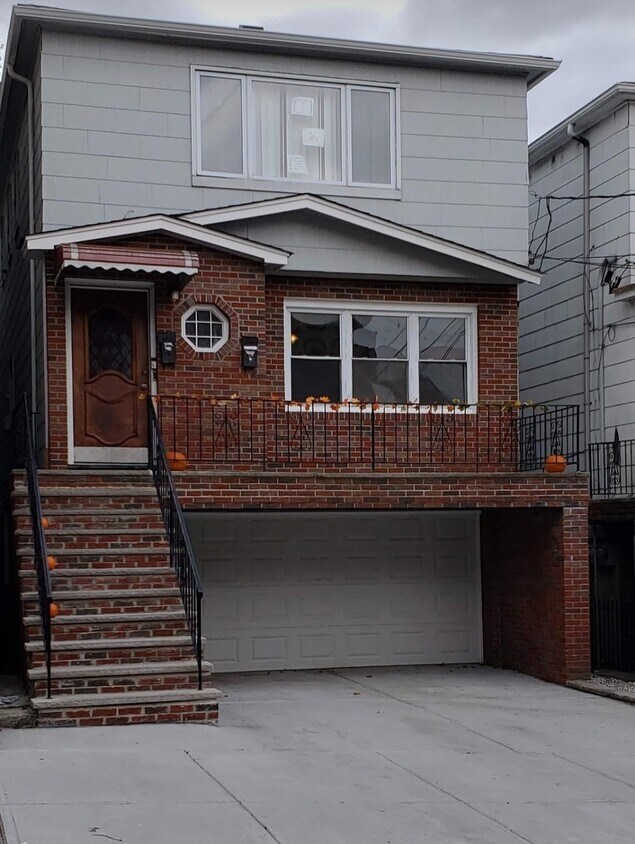 Primary Photo - 93 Leonard St