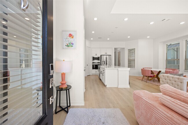 Foto del edificio - 19726 Curved Steel Dr