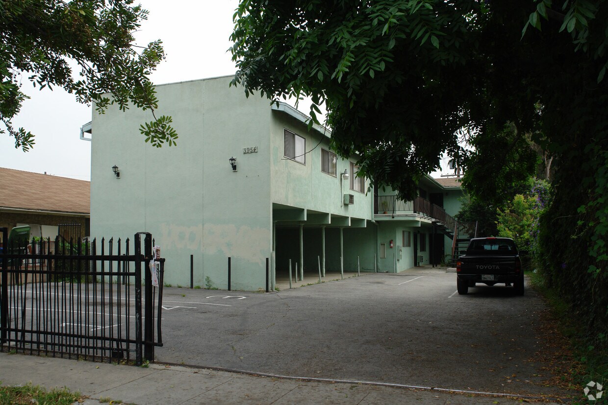 Foto del edificio - 3954 Baywood St