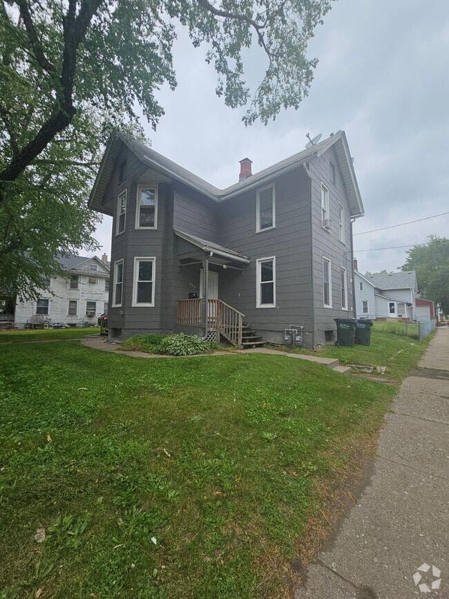 Building Photo - 604 Fillmore St