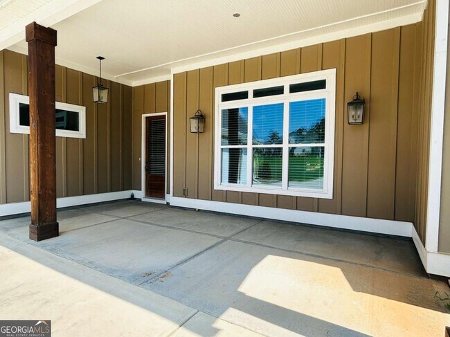 Building Photo - 16 Anchor Ct