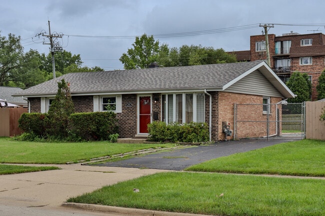Building Photo - 7119 Stanford Dr
