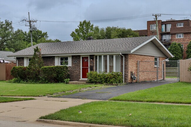 Foto del edificio - 7119 Stanford Dr
