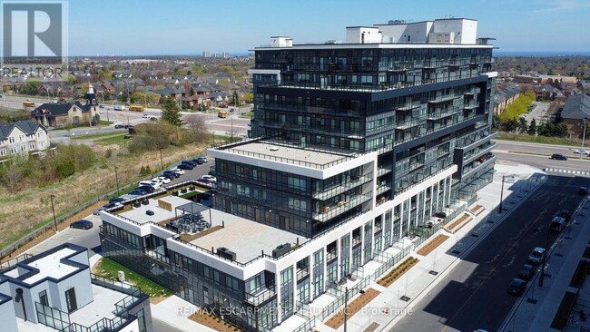 Photo du bâtiment - 395-395 Dundas St W