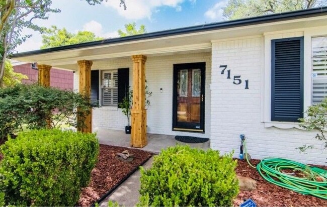 Building Photo - 7151 Edgemoor Dr