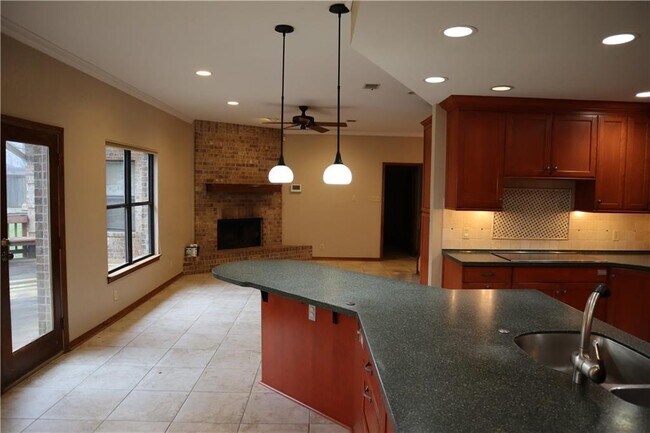 Foto del edificio - 4809 Timberline Dr