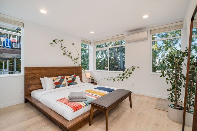 Foto del edificio - 764A Belmont Pl E