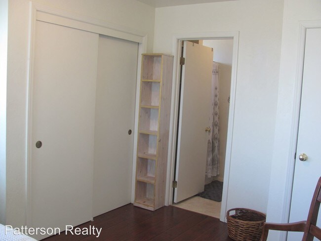 Building Photo - 2 br, 2 bath  - 2690 Juniper Ave.