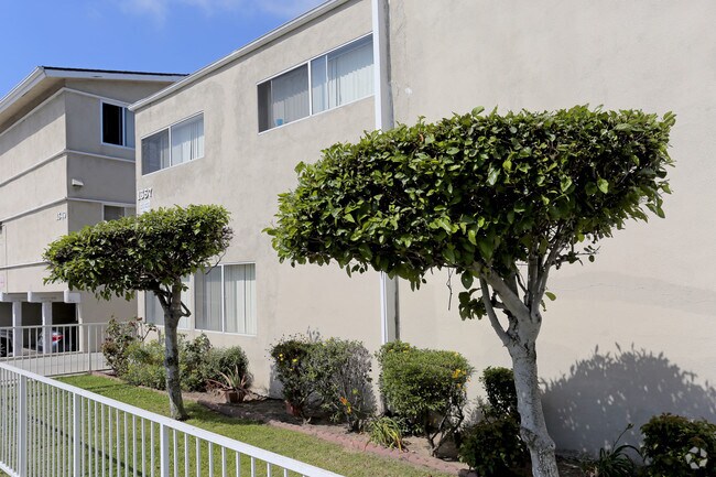 Building Photo - Westland @ Dawson