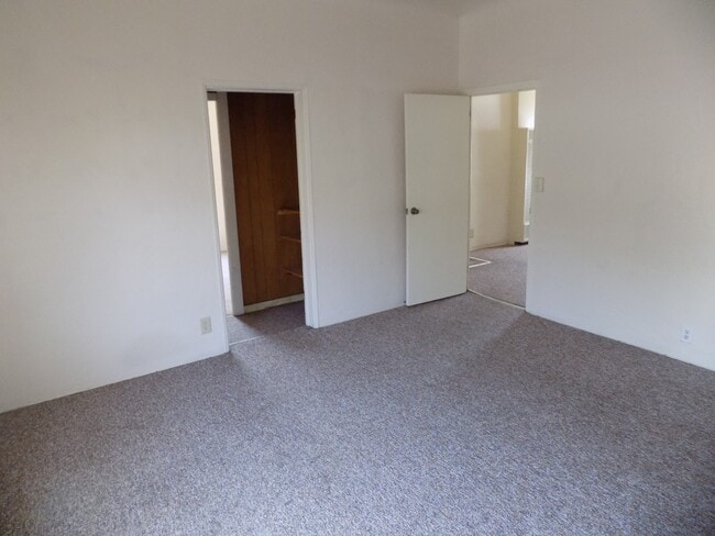 Building Photo - 735-745 Grand Ave