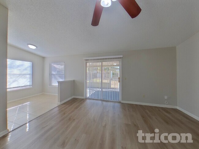 Foto del edificio - 8158 Pilgrims Trace Dr