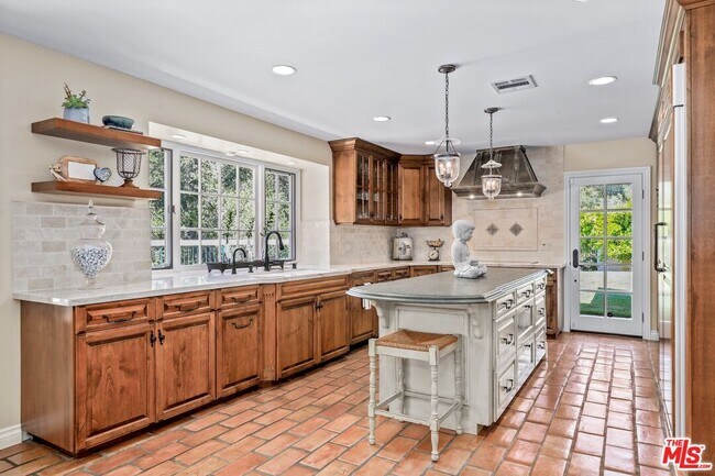 Building Photo - 23731 Park Madrid