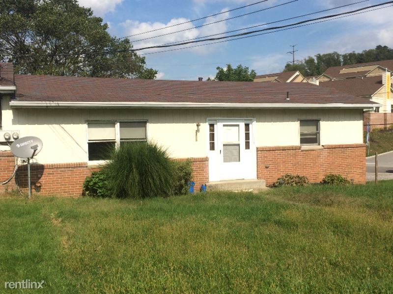 Primary Photo - 2 br, 1 bath Townhome - 2211 Airport Road