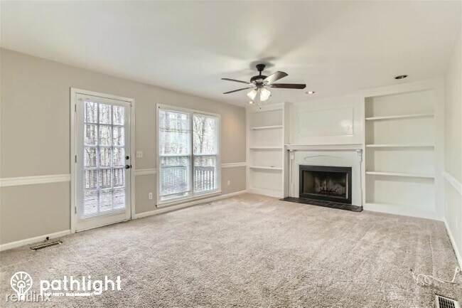 Foto del edificio - 4 br, 2.5 bath House - 110 Wind Clan Court...