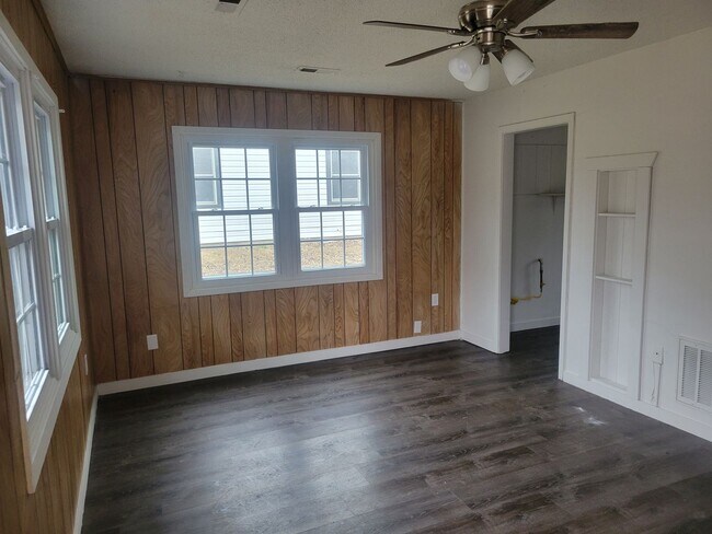 Foto del edificio - 3 bedroom home for rent