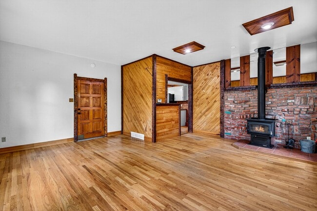 Building Photo - 5519 S Greenwood St