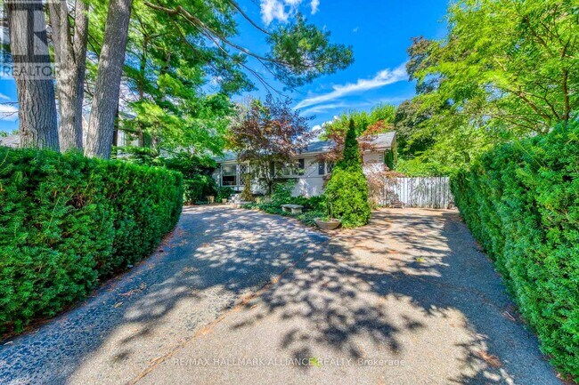 Photo du bâtiment - 463 Drummond Rd