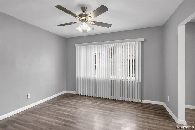 Foto del edificio - 15852 Washburn St