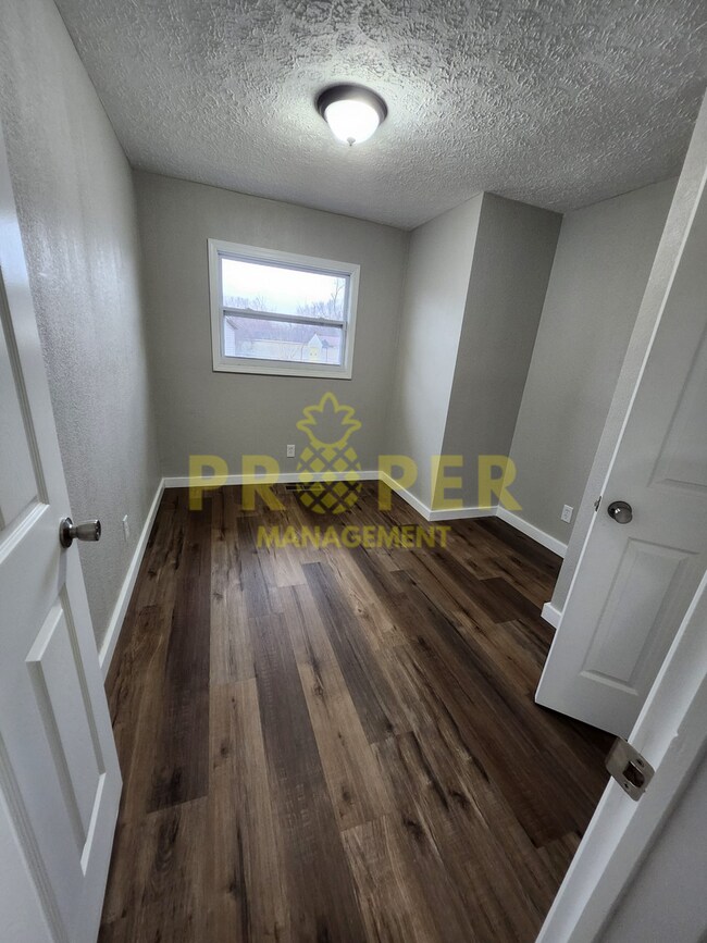 Building Photo - Updated 3-Bedroom, 1-Bath Home with Large ...