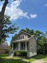 Building Photo - 9 Ridgeway Ave