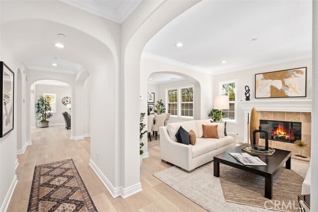 Building Photo - 20 Lookout