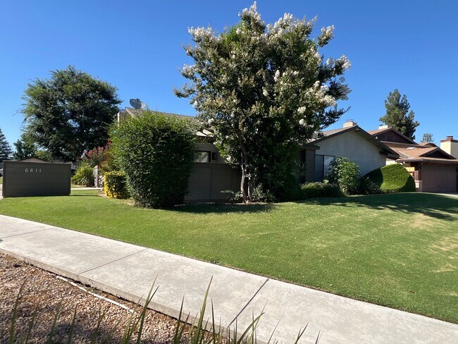 Foto del edificio - 6811 Klamath Way