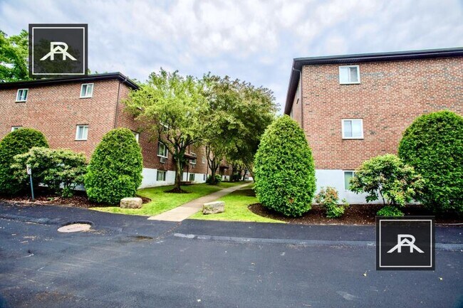 Foto del edificio - 2 bedroom in Chestnut Hill MA 02467