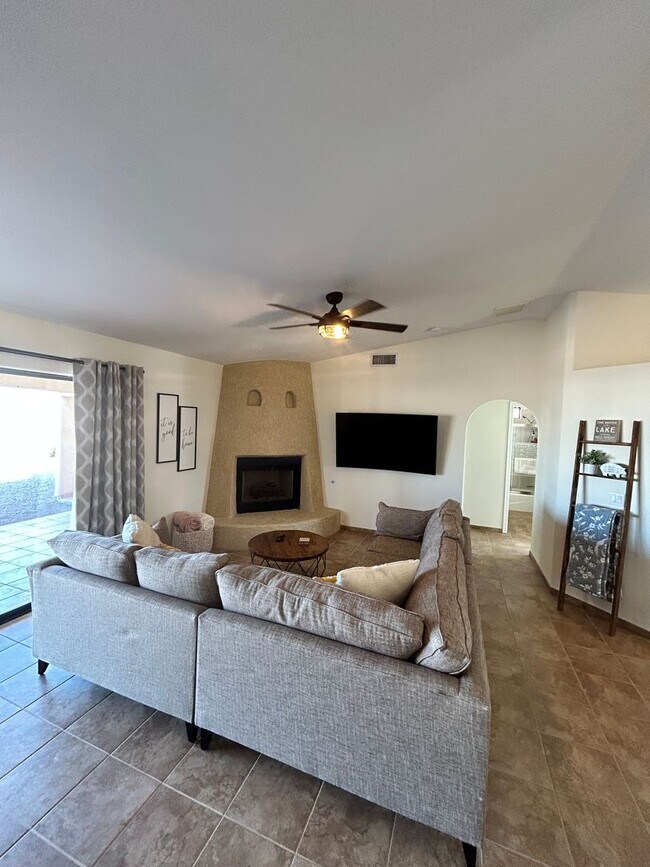 Foto del edificio - Winter Furnished Home!